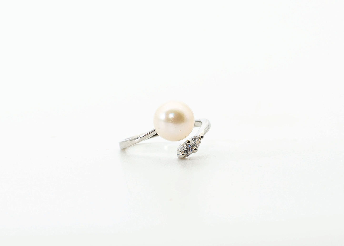 Pearl Ring (Milky White)