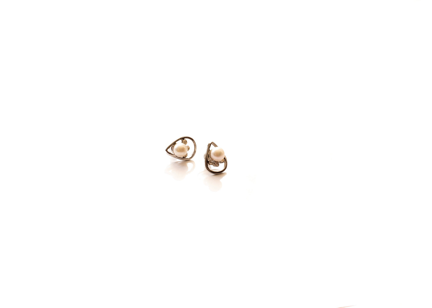 3 Strike Pearl Ear Ring