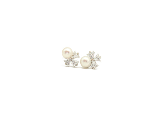 Dazzle Shine Pure Pearl Ear Ring